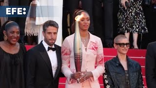 Alfombra roja olímpica en Cannes: la antorcha de París 2024 ilumina el Festival
