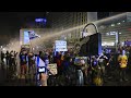 Polizei setzt Wasserwerfer gegen Demonstranten ein