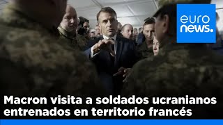 Emmanuel Macron se reúne con soldados ucranianos entrenados en territorio francés