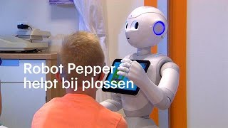 ROBOT, S.A. Plassen en poepen met robot Pepper - RTL NIEUWS