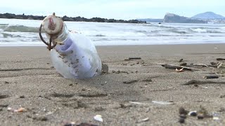 NOTE AB [CBOE] Message in a bottle: Italian finds Spanish child&#39;s sea-tossed note
