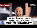 Salvini in diretta è ispiratissimo: "Non c'è una coppia che mi guarda mano nella mano?"
