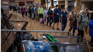 Spain&#39;s government approves €10.6 billion relief package for flood victims