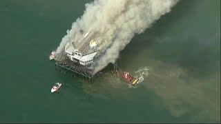 Kalifornien: Oceanside Pier in San Diego Flammen