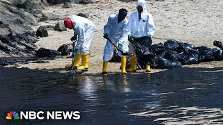 Singapore oil spill closes several beaches as cleanup gathers pace