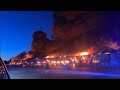 Polonia: un descomunal incendio devora un centro comercial con 1.400 locales en Varsovia