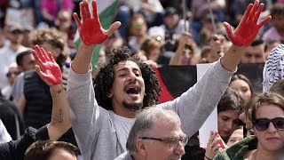 Olaf Scholz wird bei Kundgebung von pro-palästinensischen Demonstranten beschimpft
