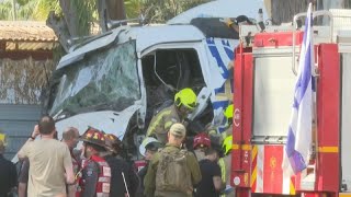 Israele: camion contro persone a una fermata del bus a Tel Aviv, almeno 33 feriti