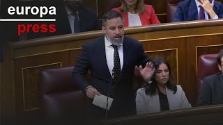 Abascal acusa a Sánchez de emplear 3.000 millones de euros para atender a 57.000 migrantes