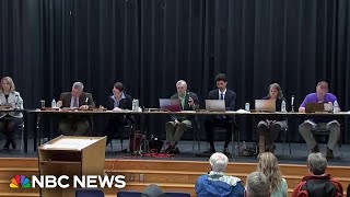 Virginia school board votes to return names of Confederate figures to schools