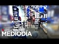 Una cámara lo grabó tratando de secuestrar a un niño en un Walmart de Florida | Noticias Telemundo