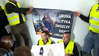 Pologne : des agriculteurs polonais menacent d&#39;occuper le parlement