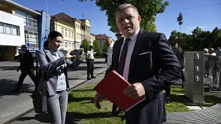 Slovacchia: le immagini prima e dopo l&#39;attentato al premier Robert Fico