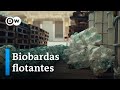 Barreras de botellas plásticas contra la basura en los arroyos de Montevideo