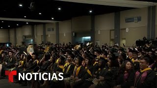 Universidades realizan actos de graduación a pesar de las protestas | Noticias Telemundo