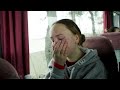 Weinende Alina (19) aus der Ukraine: "An den Frauentag hab ich gar nicht gedacht"