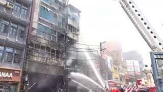 TR HOTEL NO COMMENT: Varios muertos en un incendio que arrasó un restaurante y un hotel en India