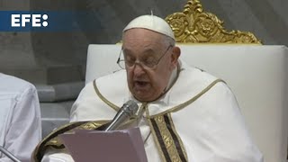 El papa celebra la misa Crismal y lee en una homilía larga y con buena voz