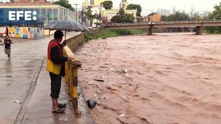 Tegucigalpa se declara en alerta máxima por daños causados por la tormenta tropical Sara