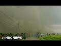 New wave of tornadoes hits Midwest