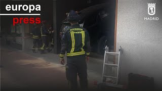 Un vehículo irrumpe en el vestíbulo de un edificio en el distrito Salamanca