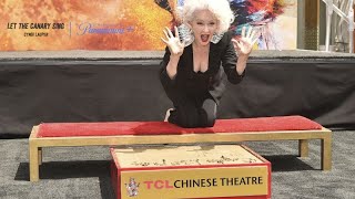 No Comment : Cyndi Lauper honorée au Chinese Theater