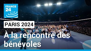 JO de Paris 2024 : à la rencontre des bénévoles internationaux • FRANCE 24