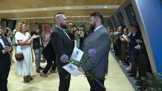 Lettonia: Ringo e Locs, la prima coppia gay a registrare la sua unione