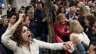 Des milliers d&#39;Espagnols manifestent pour Pedro Sanchez empêtré dans un scandale de corruption