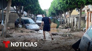 Una marea humana de voluntarios asiste a los damnificados por las inundaciones en España