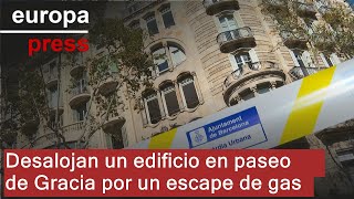 Desalojan un edificio en paseo de Gracia por un escape de gas