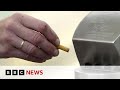 New Zealand smoking ban scrapped by government in shock reversal - BBC News