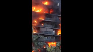 Kompletter Wohnblock brennt | DER SPIEGEL