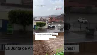 LUNES La Junta de Andalucía activó el lunes la preemergencia por riesgo de inundaciones en Almería