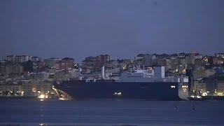SANTANDER Le cargo saoudien, empêché d&#39;atteindre Le Havre, attend dans le port de Santander