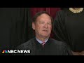 Photo of upside-down American flag at Justice Alito's home sparks controversy