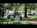 Supreme Court weighs whether cities can punish homeless for camping in public spaces