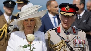 König Charles III.  dankt Gefallenen des D-Day