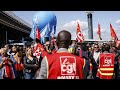Francia, sindacati ai ferri corti con Macron su pensioni e inflazione