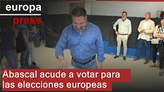 Abascal acude a votar para las elecciones europeas
