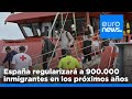 El Gobierno concederá permisos de trabajo y residencia a 900.000 migrantes en los próximos tres a…