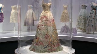 CHRISTIAN DIOR L'expo "Christian Dior, couturier du rêve" traverse la Manche