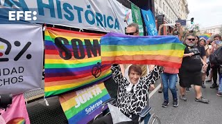 Decenas de miles de personas marchan en la Marcha del Orgullo en Buenos Aires