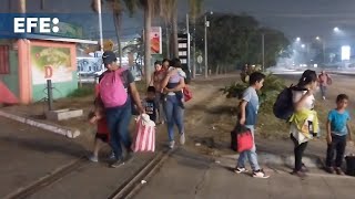 Unos 250 migrantes hondureños y venezolanos salen en caravana hacia EE.UU.