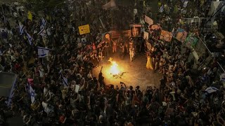 Thousands march in Tel Aviv demanding hostage deal