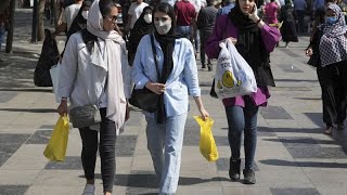 VELO Iran, donne senza velo: ritornano le pattuglie della polizia morale