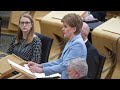 Scozia, la premier Sturgeon annuncia un nuovo referendum sull'indipendenza