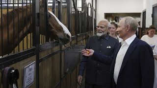 Gli amici di Putin: il primo ministro indiano Modi a Mosca