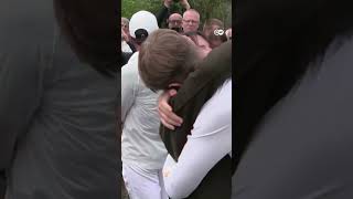Olympic torchbearer proposes to his girlfriend | DW News