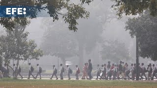 Niebla tóxica en Nueva Delhi provoca cancelaciones de vuelos debido a la baja visibilidad